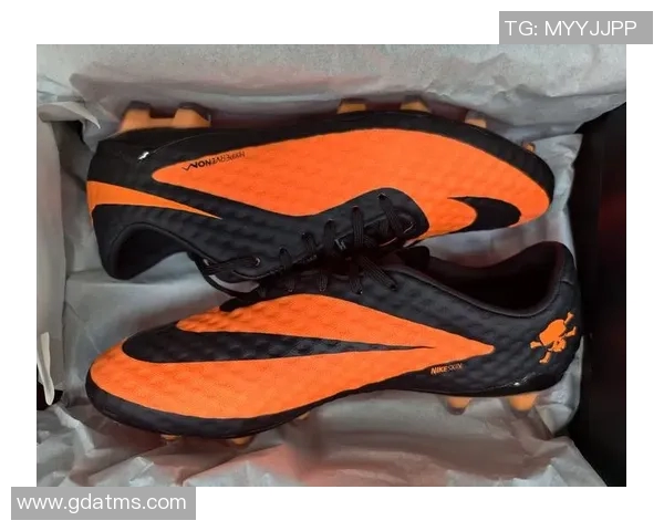 足球明星家庭的珍贵球鞋收藏揭秘与背后的故事分享