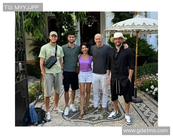 足球明星身高揭秘各大球员身高对比分析与影响因素探讨 足球明星身高揭秘各大球员身高对比分析与影响因素探讨