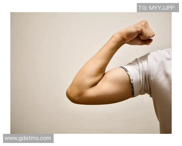 哑铃锻炼手臂的有效方法与技巧分享让你拥有强壮的手臂肌肉